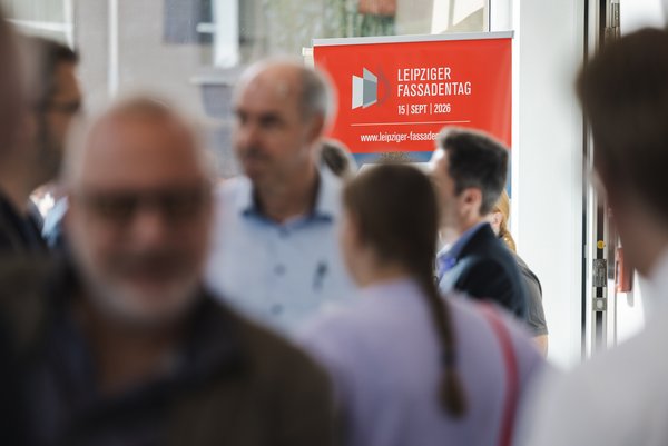 Gäste im Foyer
