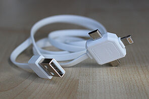 USB-A 2.0 auf USB-Micro-, USB-Mini- und Lightning-Kabel (Fokus: USB-A 2.0)
