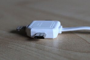 USB-A (2.0) auf USB-Micro-, USB-Mini- und Lightning-Kabel (Fokus: Micro)