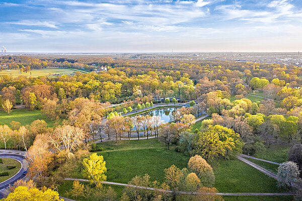 Clara-Zetkin-Park Eine herbstliche Aufnahme des Clara-Zetkin-Parks von oben